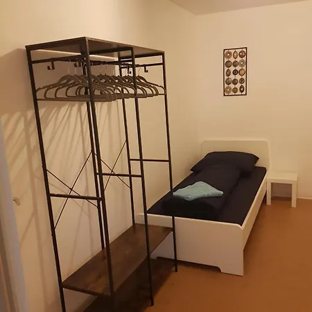 Powerman Monteurzimmer - *